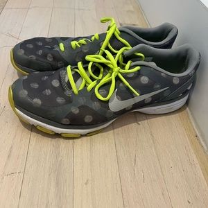 NIKE POLKA DOT SNEAKERS